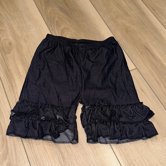 EUC Girls Size 5-6 Boutique Brand Ruffle Stretch Waist Shorts Dark Chambray Blue - Picture 1 of 4